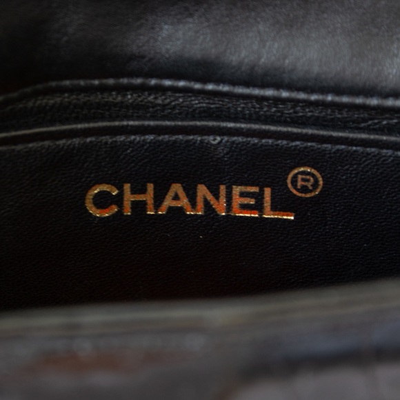 Chanel Vintage 1989 Classic Mini Flap Black Alligator 24K Gold Plated Bag - Picture 12 of 16